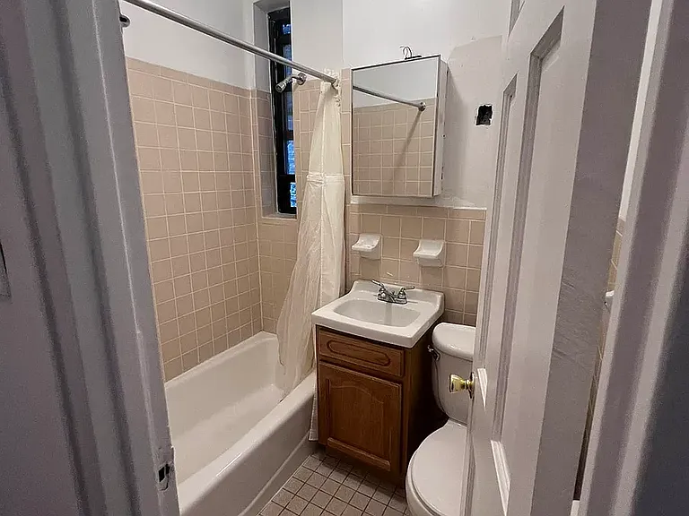 166 W 81st St #3C — Photo 1