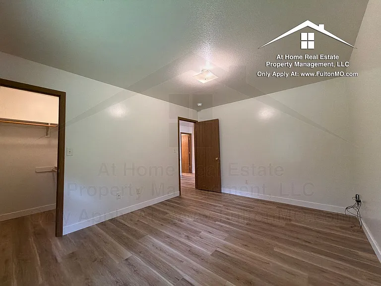 469471 Law Ct — Photo 13