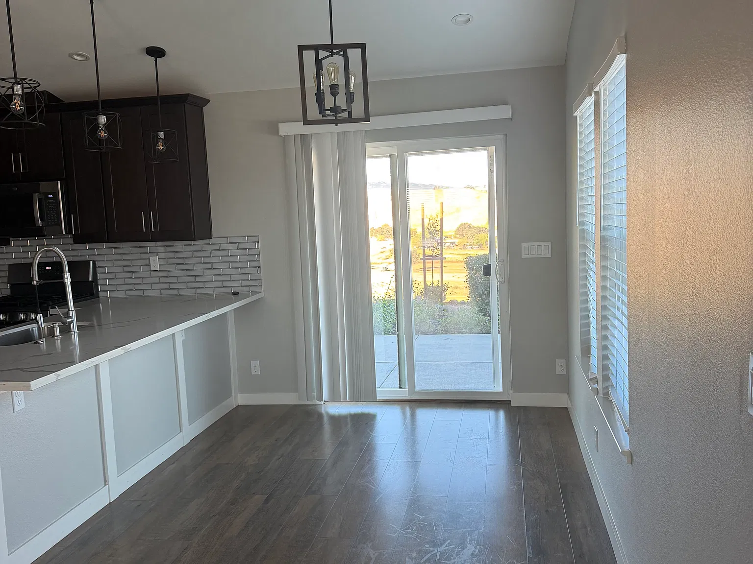 2 bed, 1200 sqft, $3,500 — Photo 4