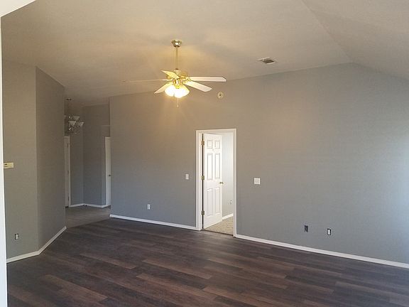 2nd image of 1403 Sunrise Cir #0