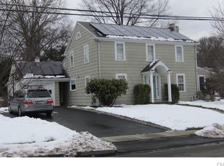 170 Edgewood Rd, Fairfield, CT 06825