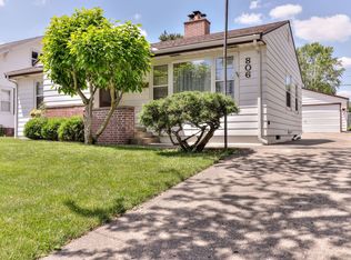 806 W Maple St, Champaign, IL 61820