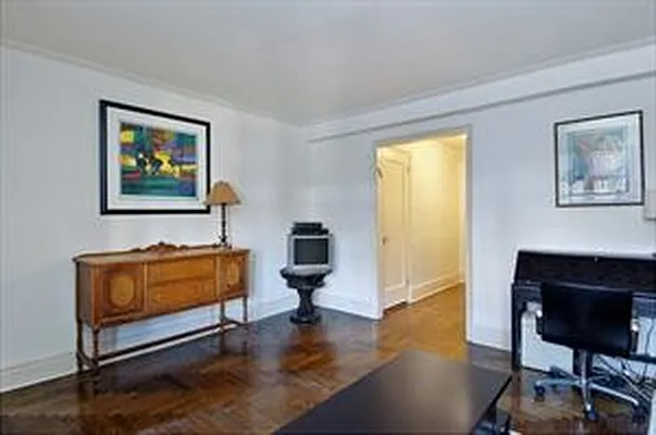 Sold by Douglas Elliman | media 18
