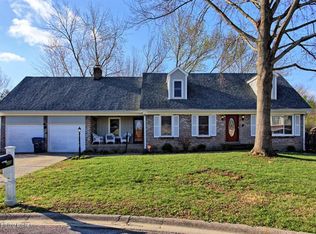302 Chippendale Ct, Louisville, KY