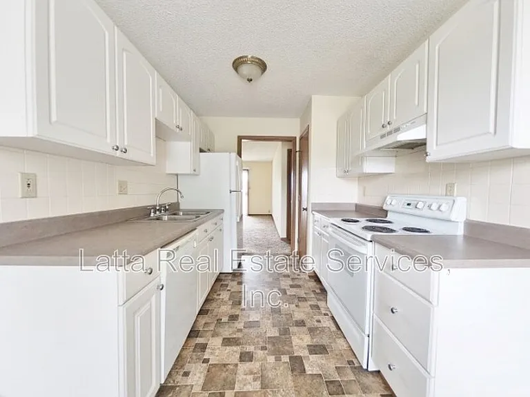 403 S Sunrise Dr — Photo 6