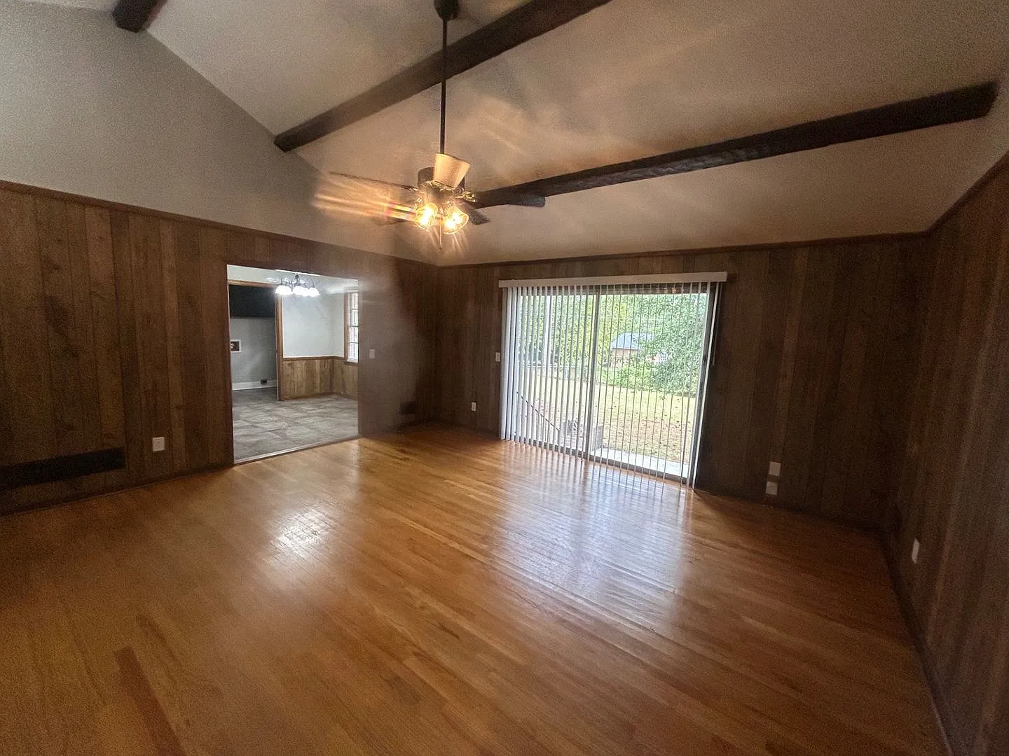 Southeast Columbia. Nice Single Family Home. $200 Off First Month's Rent Move In Special — Photo 3