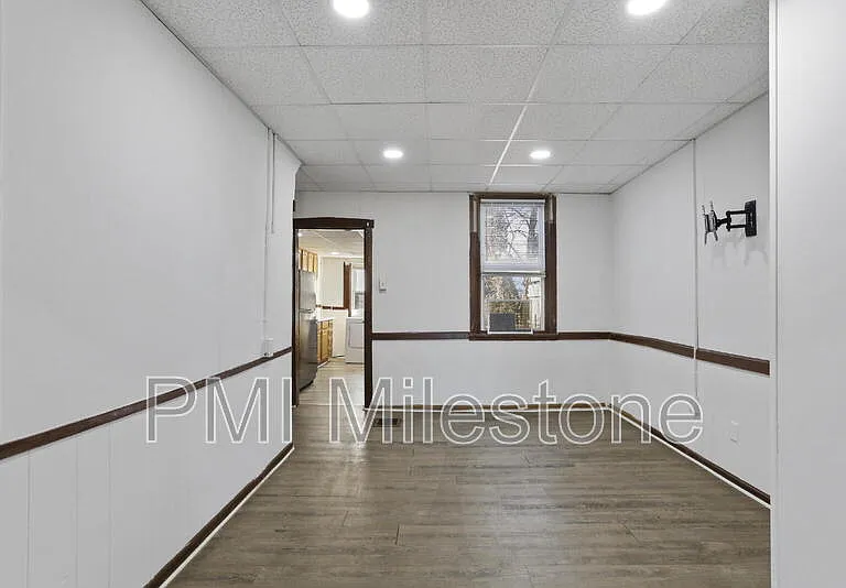 218 N College St — Photo 7