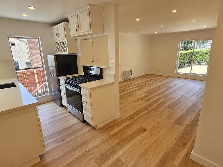 4434 Lowell Ave #1 — Photo 4