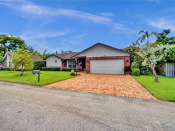 3rd image of 291 NW 78th Avenue