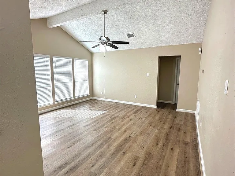 17712 Northhagen Dr — Photo 4