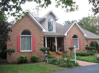 548 Scenic Dr, Stuart, VA 24171