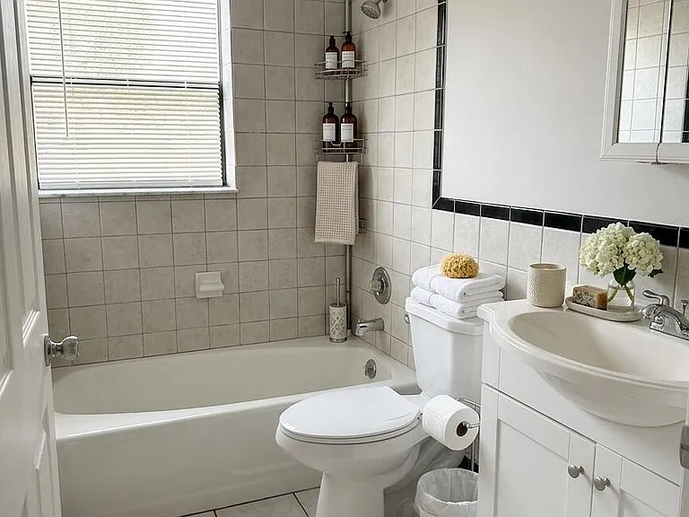 5607 Polk St — Photo 6