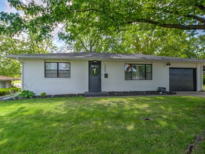 1402 Hilltop Dr, Pekin, IL, 61554