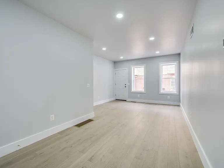 1903 N Taylor St — Photo 28