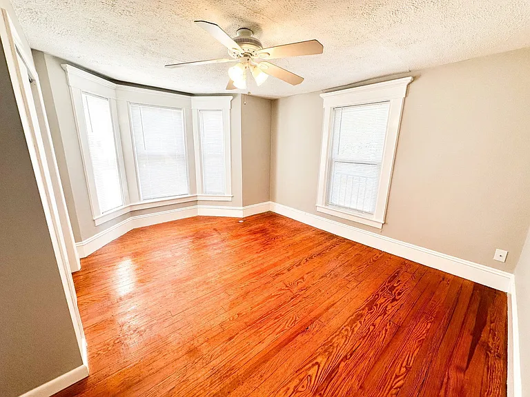 320 Lowell St #2 — Photo 6