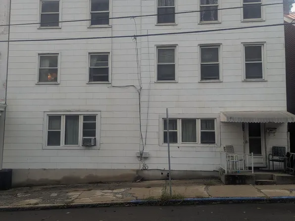 418 E Norwegian St, Pottsville, PA 17901