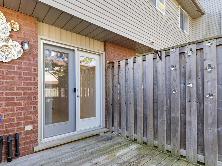 50 Chapman Ct #14 — Photo 10