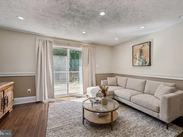 3636 Saltwood Gln, Pasadena, MD 21122