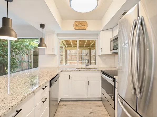 2108 Via Madonna, Carrollton, TX 75006