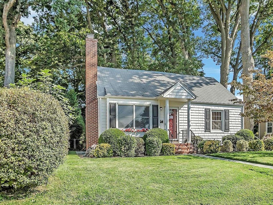 1st image of 32 N Yew Street