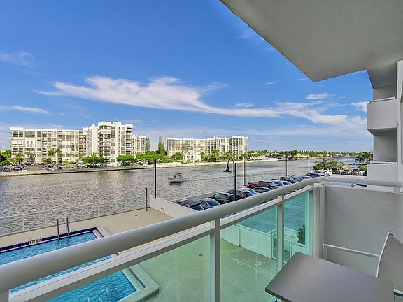 2nd image of 3000 S Ocean Drive #204