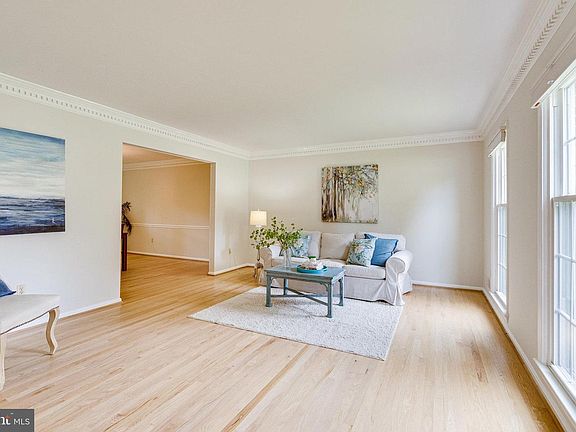 4th image of 9706 Doulton Ct