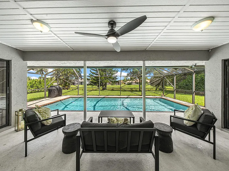 13471 Barberry Dr — Photo 19