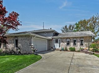 2534 Victoria Rd, Schererville, IN 46375