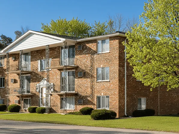 Lincoln Square Apartments