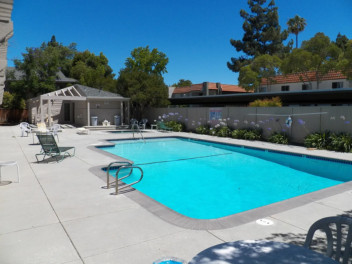Building Photo - 471 Northlake Dr #44