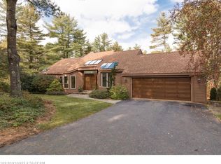 35 Buttonwood Ln, Portland, ME 04102