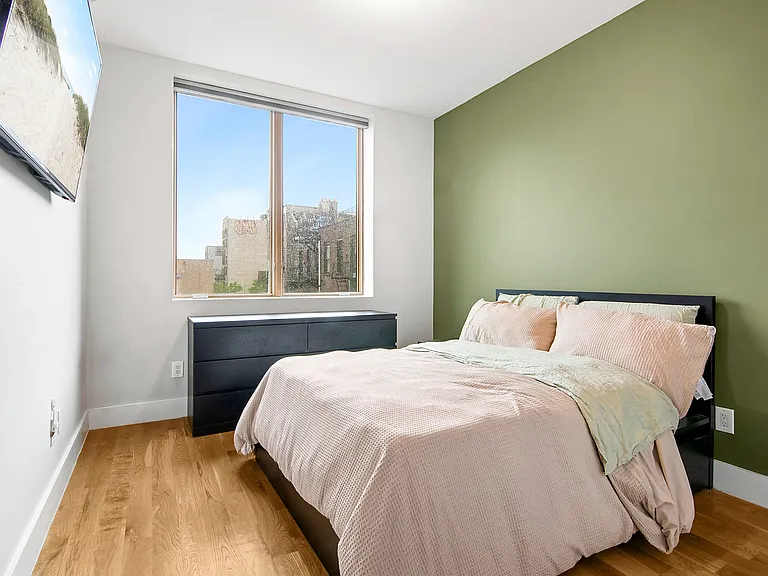 12 Lawton St #3A — Photo 5