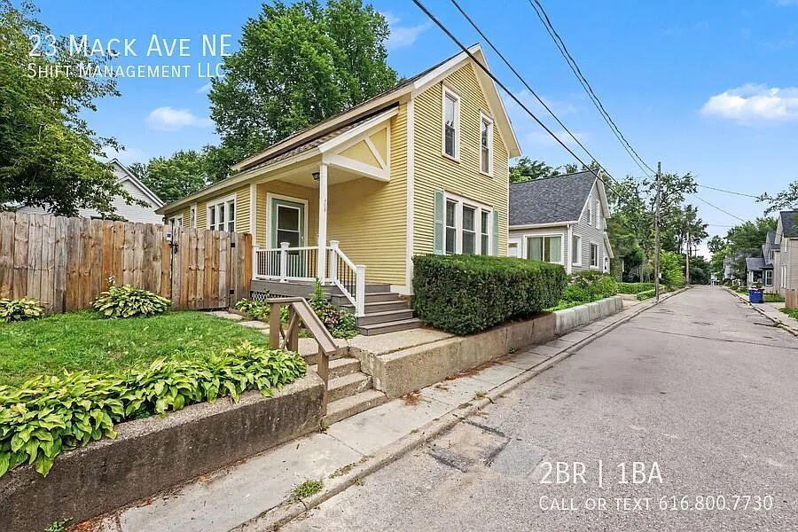 23 Mack Ave NE