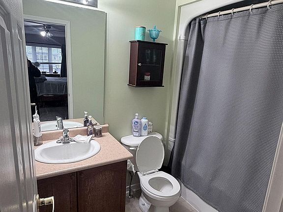 5th image of 82 Hutton Pl