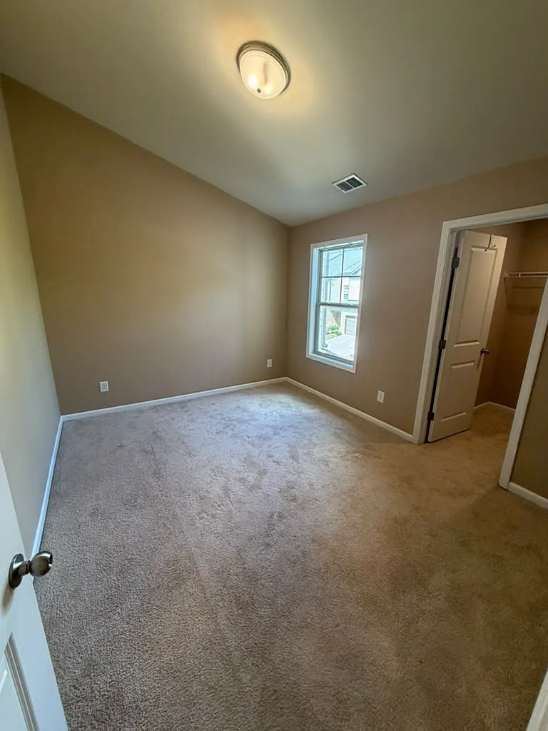 3 bed, 2058 sqft, $2,750 — Photo 1