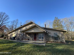 1448 N Chapel Hill Rd, Raymond, MS 39154