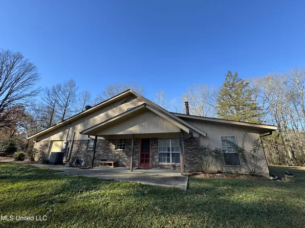 1448 N Chapel Hill Rd, Raymond, MS 39154