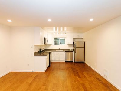 804 N 43rd St, Seattle, WA, 98103