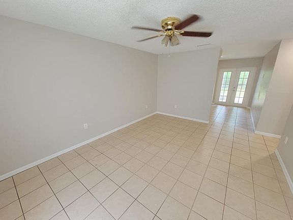 5th image of 433 Country Lane Dr
