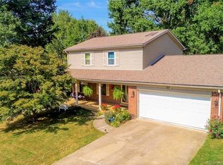 921 Brentwood Dr, New Albany, IN 47150