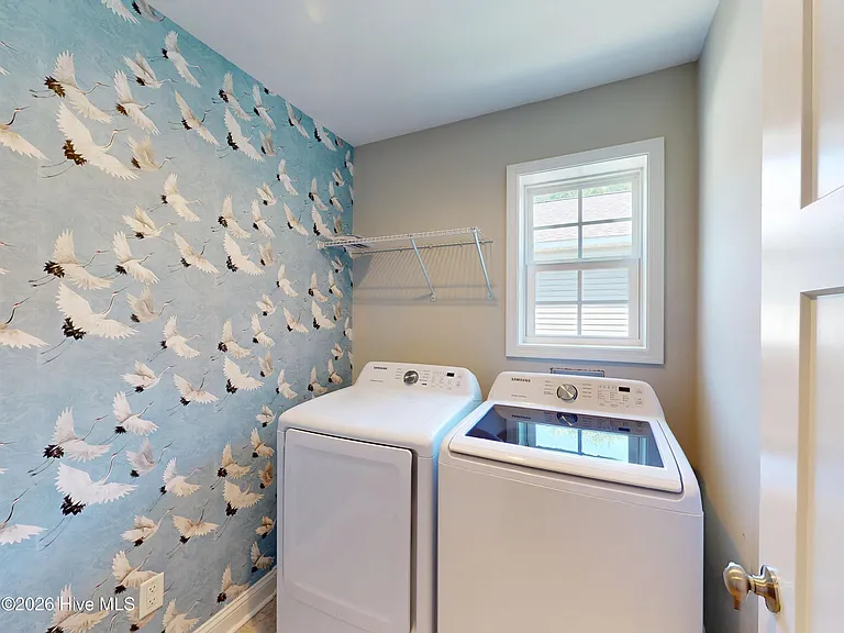203 S Pine St — Photo 16