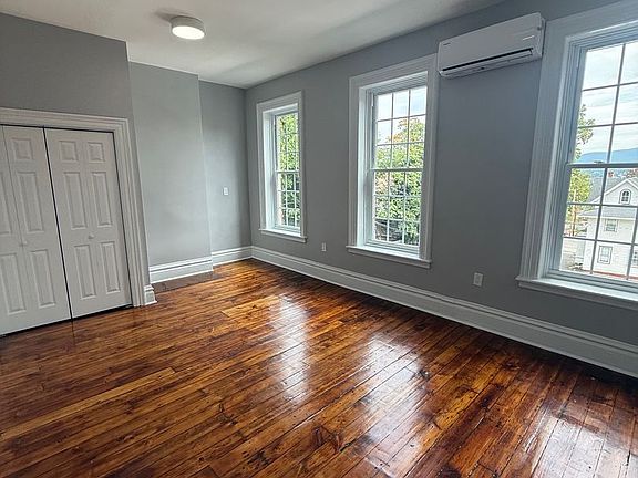 5th image of 236 Liberty St