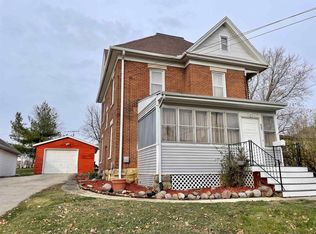 825 11th St, Monroe, WI 53566