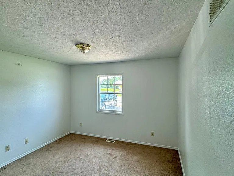 20601 Sedalia Rd — Photo 9