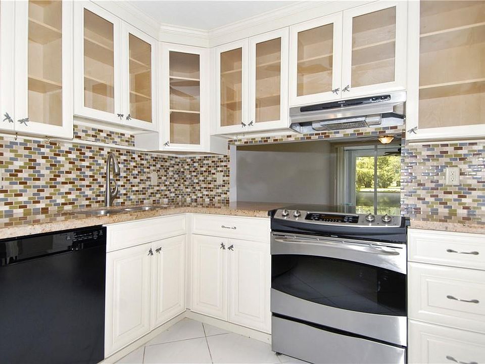 1st image of 575 Oaks Lane #107