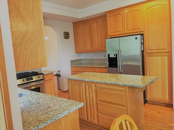 Gorgeous kitchen/new granite