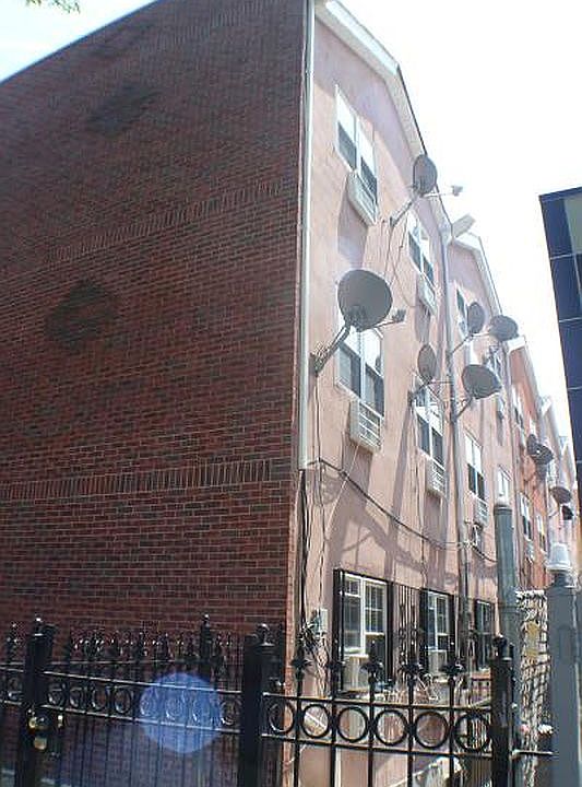 1st image of 304 E 29th St #1