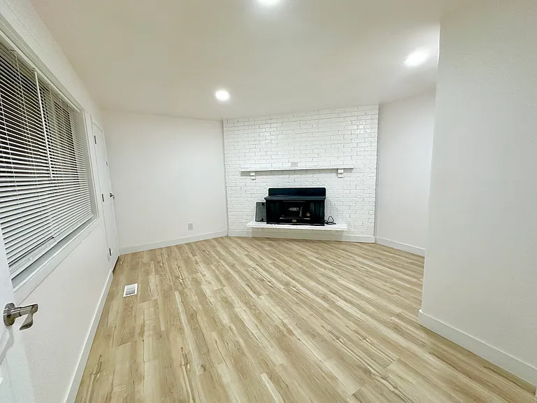 35311 Military Rd S — Photo 9