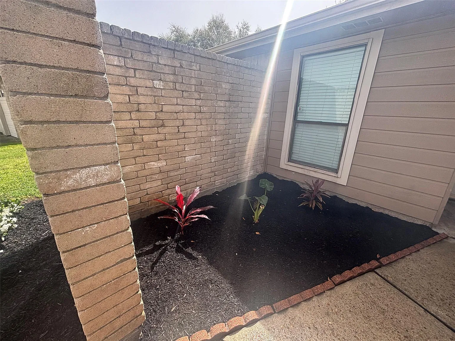 4 bed, 2.0 bath, 1588 sqft, $2,150 — Photo 3