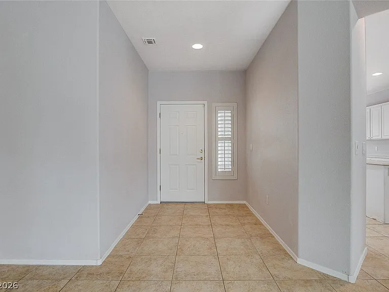 2521 Evansville Ave — Photo 43